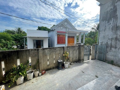 Bán căn nhà đẹp mê lờ i, thôn đông, xã vĩnh phương, tp nha trang dt: 221.6m2 có 60 m2 thổ, nhà 2