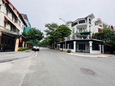 Biệt thự nhà vườn Việt Hưng: Lô góc thoáng đẹp, 145,1m2, 4 tầng - An cư lý tưởng, kinh doanh 0