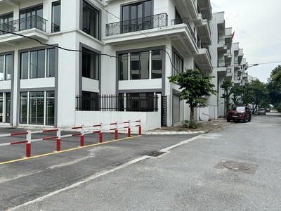 Bán 104,8m2 căn góc Shophouse Metropolitan - Trâu Quỳ. Vị trí trung tâm, vùng lõi Gia Lâm 2