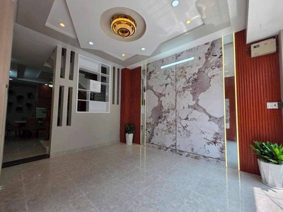 Bán nhà Hẻm xe hơi Quận 7 - DT: Ngang 4m x Dài 14m - Giá bán: 6 TỶ 990 TRIỆU 5