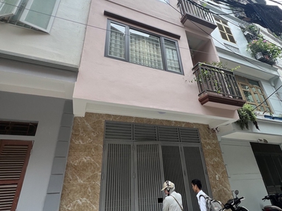 Bán nhà Ô TÔ đỗ cửa Hoàng Văn Thái. DT 52m Giá : 9,56 tỷ. 2