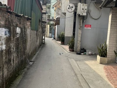 Duy nhất 1 căn.chỉ 4 tỷ 2 nhà 4t thượng thanh. dân xây ở luôn. oto gần. còn tl. 0