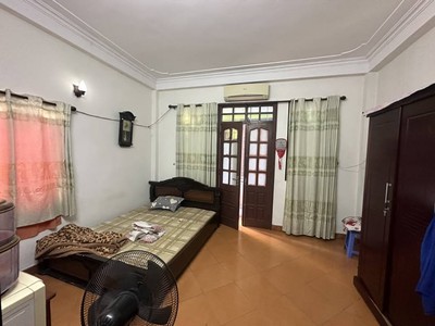 Duy nhất 1 căn.chỉ 4 tỷ 2 nhà 4t thượng thanh. dân xây ở luôn. oto gần. còn tl. 1