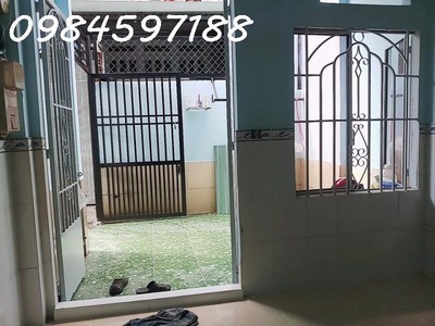 Giảm 200 tr giá chào mới 2,65 tỷ bán gấp căn nhà ngay chợ cầu giáp gò vấp sổ riêng 30m2 hẻm xe hơi 1