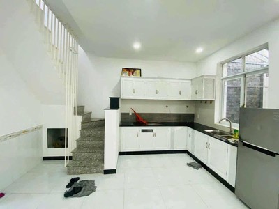 Hàng hiếm tân chánh hiệp   nhà 2 tầng    hẻm nhựa ô tô   gần đh gtvt   chỉ 3.2 tỷ 2