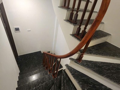 Nhà 6 tầng mới đẹp   ở luôn thượng thanh- long biên 30m2,x  6 mặt tiền 3.5m, 5.75 tỷ. 3