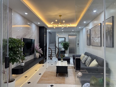 Siêu phẩm tây hồ - 5 tầng - thang máy - tặng full nội thất sịn - kinh doanh - ô tô - sổ đẹp - giáp 2