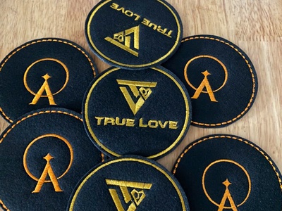 Đế lót ly vải nỉ thấm hút nước , dày 4 lớp vải thêu logo theo yêu cầu 0
