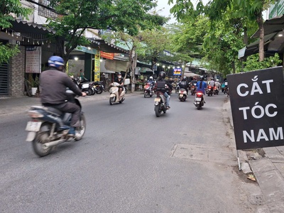 Nhà 2 tầng mặt tiền mẹ suốt   96m    giá chỉ 5.25 tỷ   ở ngay   kinh doanh tốt 3