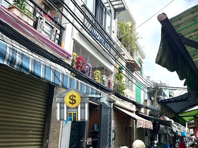 Nhà bán nằm trên cung đ.đoàn văn bơ--vị trí đẹp --thích hợp kính doanh mua bán đa ngành nghề. 0