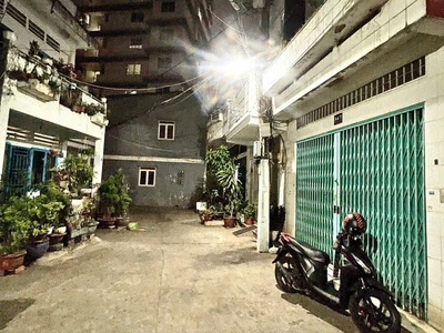Bán nhà lô góc cực rẻ,tại p1,gò vấp,dt 50m2,sổ hồng riêng,xe hơi đỗ cửa,giá chỉ 5,95 tỷ 1