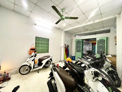 Bán nhà lô góc cực rẻ,tại p1,gò vấp,dt 50m2,sổ hồng riêng,xe hơi đỗ cửa,giá chỉ 5,95 tỷ 0