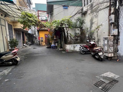 Nhà tt đã thông 3 tầng đầy đủ tiện nghi, trung tâm đống đa, gần khâm thiên chỉ hơn 3tỷ xíu xiu mà 1