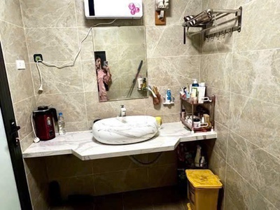 Nhà dân xây mới 2 năm,xem trong là mê chốt luôn. nhà thiết kế rất đẹp - gần mặt ngõ văn hương 4