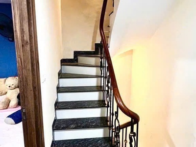 Nhà dân xây mới 2 năm,xem trong là mê chốt luôn. nhà thiết kế rất đẹp - gần mặt ngõ văn hương 3