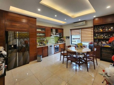 Phân lô hoàng quốc việt, vỉa hè, ôtô tránh, nhà 2 mặt tiền kinh doanh, 70m2 giá 24 tỷ 1