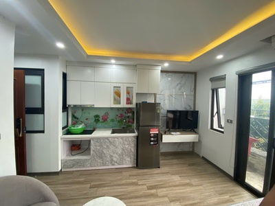 Cho thuê căn hộ dịch vụ full đồ tại Ngõ 193 Trích Sài. Ban công View hồ cực thoáng. Chỉ 6tr 2