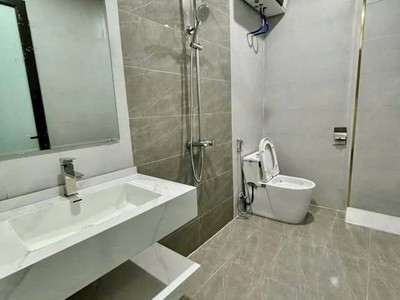 Bán nhà 3 tầng xây độc lập ngay gần chợ Lãm Hà, Cầu Niệm sân cổng riêng oto đỗ cửa nhà 3