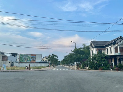 - Đất nền nhà phố liền kề ngay gần phố cổ Hội An. - Ngay trục chính: Trần Thủ Độ   An Dương Vương. - 0