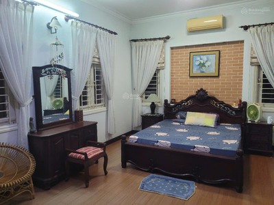 Chính chủ bán căn biệt thự đường hải đăng vũng tàu 400m2 có 260m2 thổ cư sân vườn sẵn 0