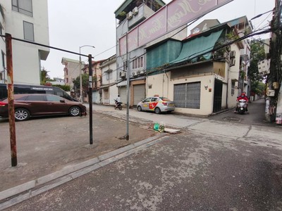 Bán nhà ngọc thuỵ, 103m, mặt tiền 5.2m, ngõ ôtô thông, ôtô vào nhà, full thổ cư 2