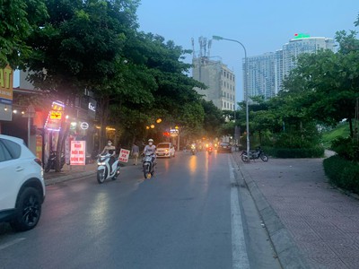 Bán nhà ngọc thuỵ, 103m, mặt tiền 5.2m, ngõ ôtô thông, ôtô vào nhà, full thổ cư 0