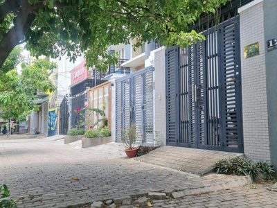 Mặt tiền kinh doanh sầm uất. đối diện đh nam sg, gần aeon pac mall cao lổ q.8, 4x14mx4 tầng 1