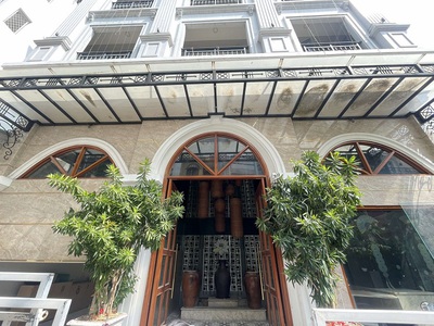 Bán toà nhà hẻm 8m, sư vạn hạnh, p12, q10, 215m2, 8 tầng, thang máy, pccc dầy đủ 0