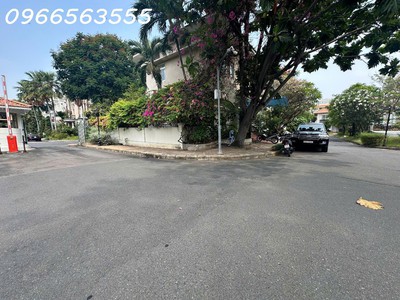Bán biệt thự compound -phú gia , phú mỹ hưng -367m2 - 280tr/m2 1