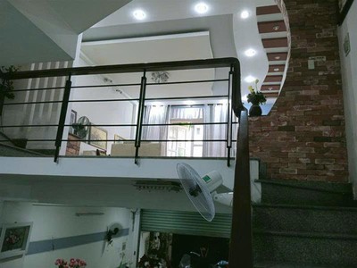 Bán nhà mặt tiền đường 42 cạnh bên bv q2, dt 85m    1 trệt 3 lầu   gara ô tô   nội thất gỗ đinh 3