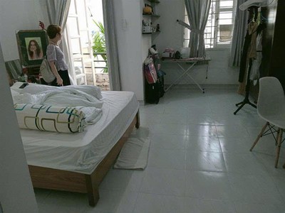 Bán nhà mặt tiền đường 42 cạnh bên bv q2, dt 85m    1 trệt 3 lầu   gara ô tô   nội thất gỗ đinh 1