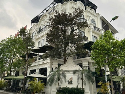 Cho thuê lâu dài biệt thự thành phố giao lưu, 368m2, 4 tầng, view hồ, kinh doanh đỉnh 1
