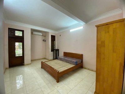 Cho thuê nhà làm Văn Phòng , Spa , trung tâm Ngoại ngữ ...kèm ở tại lô 9 Lê Hồng Phong 1