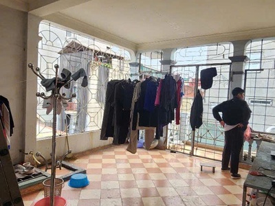 Cần bán gấp nhà khương đình 65m x 5 tầng, hai mặt thoáng, 6 phòng ngủ rộng, giá chỉ 9,8 tỷ 2