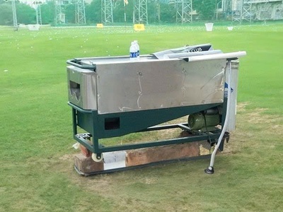 Máy rửa bóng golf 1