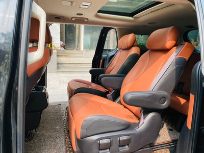 Bán xe Kia Carnival 2022 Signature 2.2D Full dầu, màu đen. 11