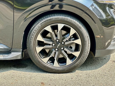 Bán xe Kia Carnival 2022 Signature 2.2D Full dầu, màu đen. 6