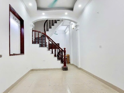 Nhà đẹp dân xây, ô tô đỗ cửa, ngõ thông ô tô tránh, 30m2, 4 tầng, giá 6 tỷ 900 triệu, tại kim 1