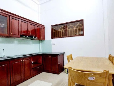 Nhà đẹp dân xây, ô tô đỗ cửa, ngõ thông ô tô tránh, 30m2, 4 tầng, giá 6 tỷ 900 triệu, tại kim 2