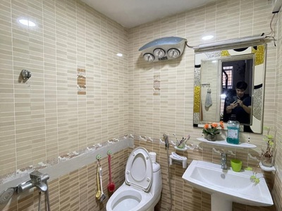 Bán nhà mặt ngõ thái thịnh. lô góc-2 thoáng-ô tô đỗ cửa, 3