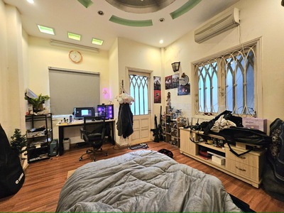 Bán nhà mặt ngõ thái thịnh. lô góc-2 thoáng-ô tô đỗ cửa, 0