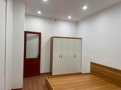 Chính chủ có phòng cho thuê tại phố nguyên hồng - phường láng hạ - quận đống đa - tp hà nội 0
