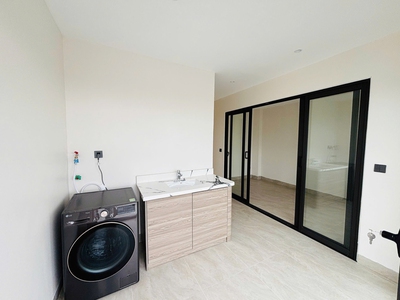 Chính chủ bán 73m2 nhà 6 tầng ngay cạnh phố Nông Vụ, Phúc Lợi. Đường phân lô bàn cờ, tiện ích nhiều 4