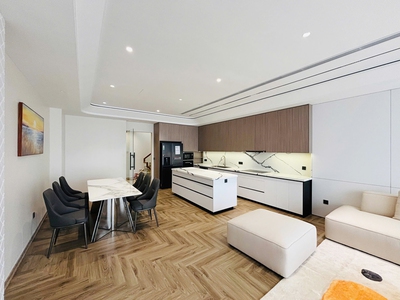 Chính chủ bán 73m2 nhà 6 tầng ngay cạnh phố Nông Vụ, Phúc Lợi. Đường phân lô bàn cờ, tiện ích nhiều 5