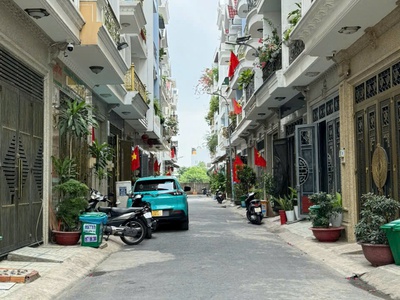 Nhà hẻm đường số 6, Bình Hưng Hòa B dt 60m2 3 lầu 4pn 4wc giá 6 tỷ 3