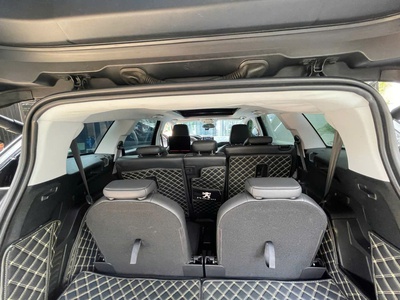 Bán xe Peugeot 5008 Allure 1.6 AT 2020, màu đen. 7