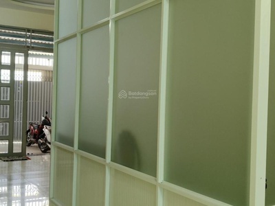 Bán nhà phố đúc 3 tầng, mặt tiền đường 12m, đất 108.6 m2  5mx21m , kdc sầm uất, đầy đủ tiện nghi 1