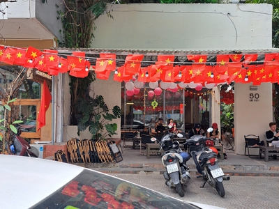 Cho thuê nhà Lê Lợi, góc Lê Lợi, Nguyễn du, ĐN, ngang 10, 5m. Dt 210m2 0