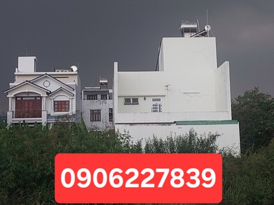 - nhà mặt tiền kinh doanh,bình trưng tây, cạnh chợ chiều, gia 11.5 ty nhanh tay liiên hệ em 0