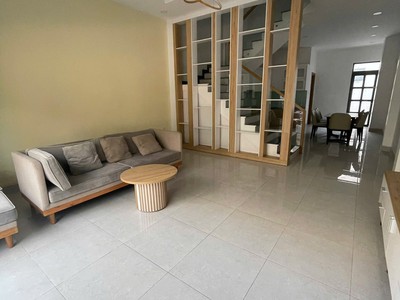 Chính chủ cho thuê nhà 1 trệt 2 lầu tại khu dân cư Kim Kim Trần, gần KCN Nam Tân Uyên. 4